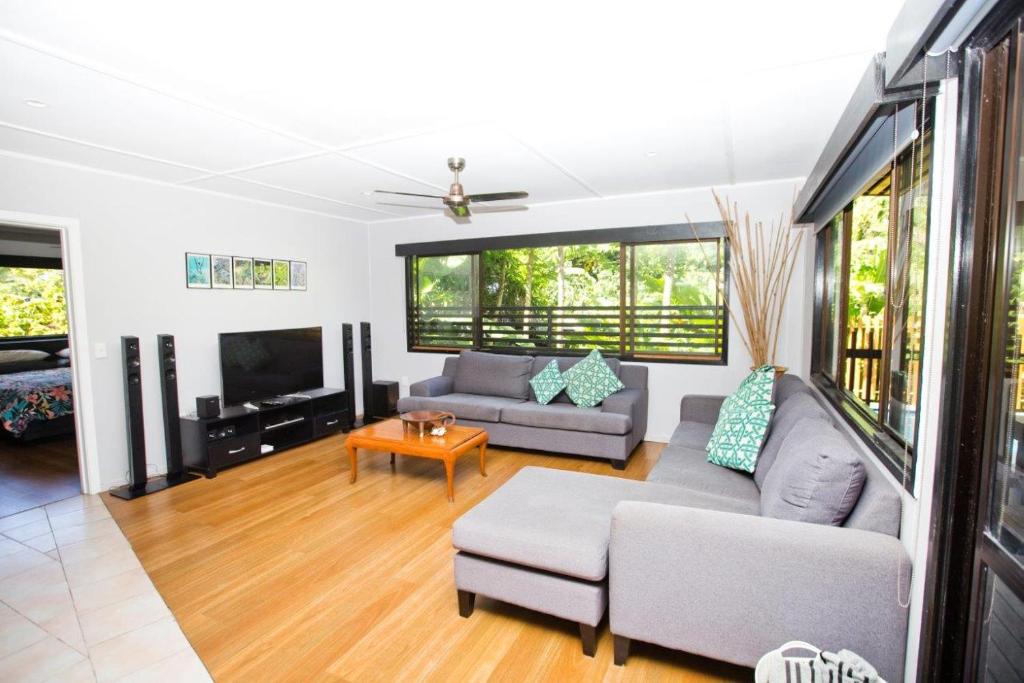 Nevaeh Holiday Home plus Pool photo 3