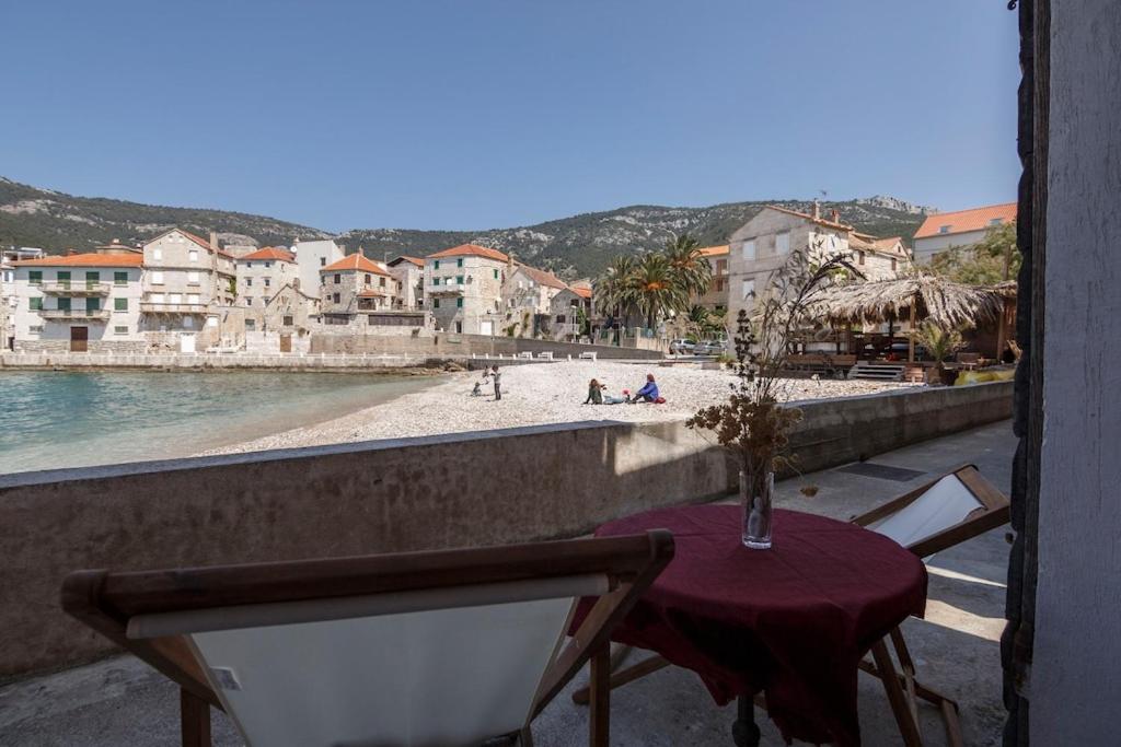 Beachfront Love Nest photo 2