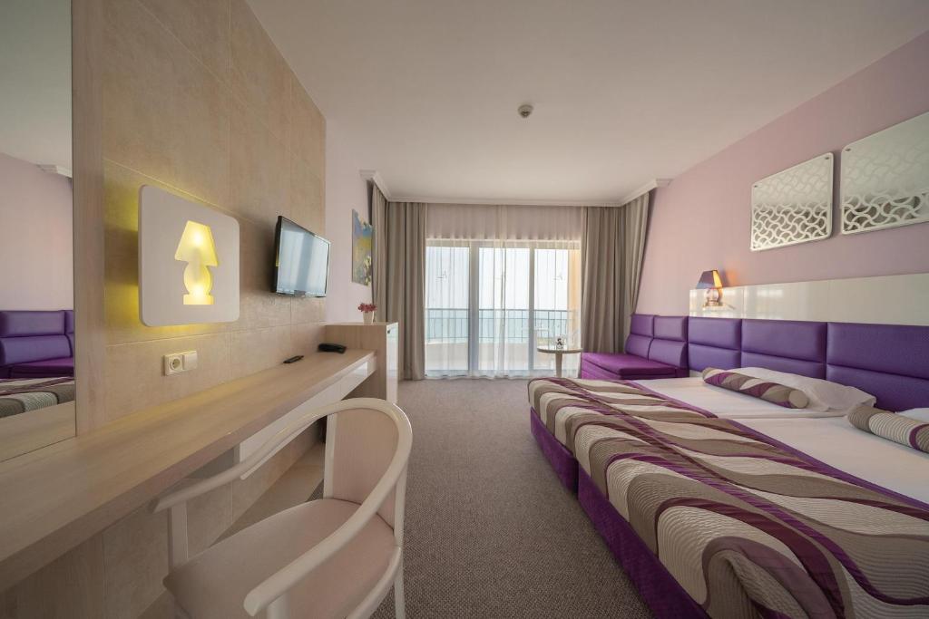 GRIFID Arabella Hotel - Ultra All inclusive & Aquapark photo 1