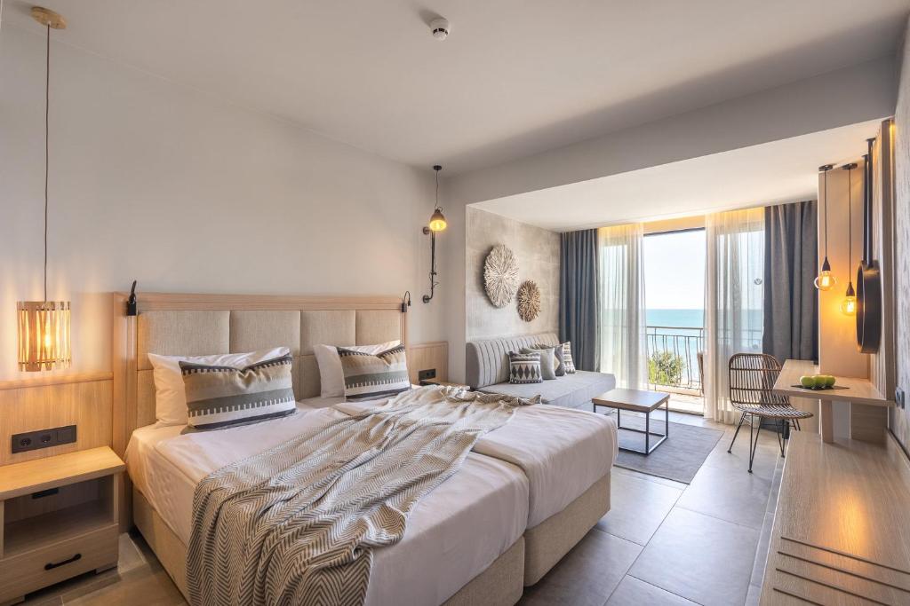 GRIFID Vistamar Hotel - 24 Hours Ultra All inclusive & Private Beach photo 3