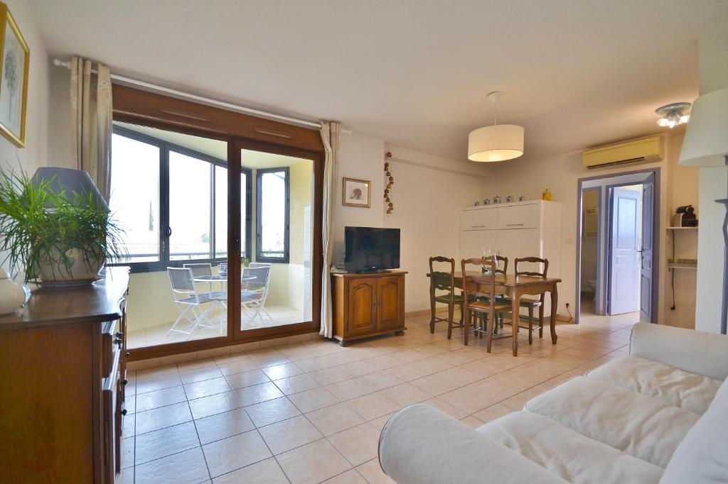 Appartement dans résidence avec piscine et parking photo 4