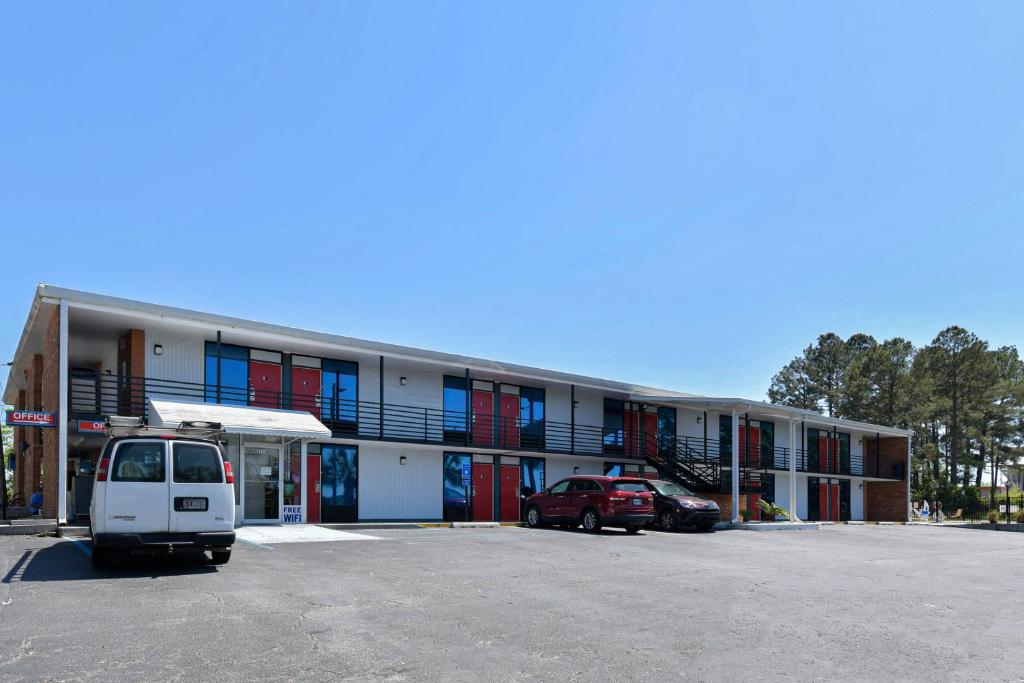 OYO Hotel Valdosta GA I-75 photo 1