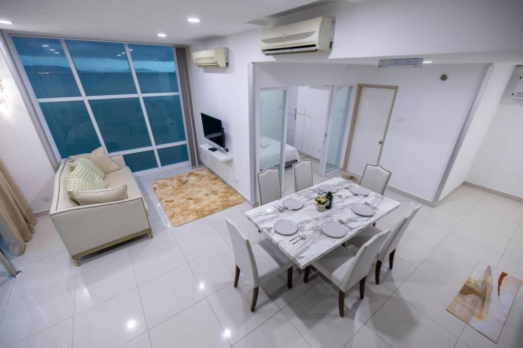 Loft Seaview Suite 3 Bedroom by The Only Bnb photo 3