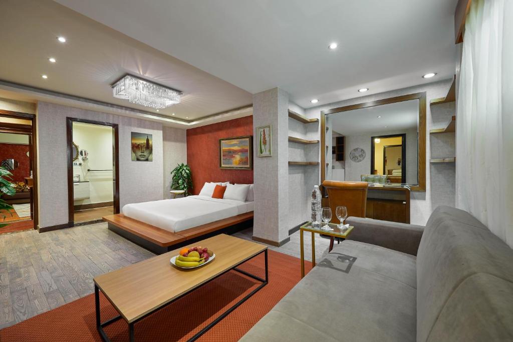 Golden Park Hotel Cairo, Heliopolis - Tap to explore photos