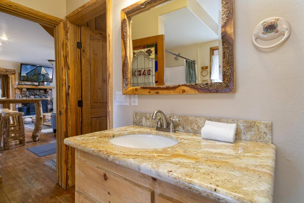 Living Log Cabin-1494 by Big Bear Vacations photo 2