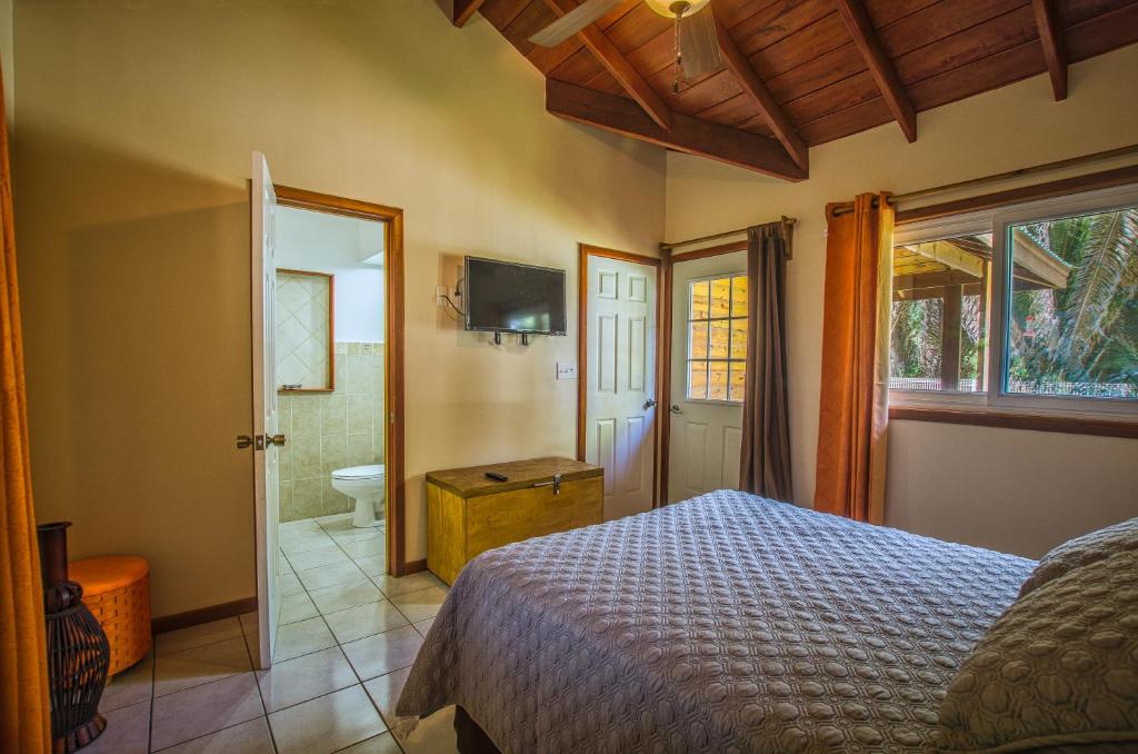Relaxing Tropical Cabin photo 1