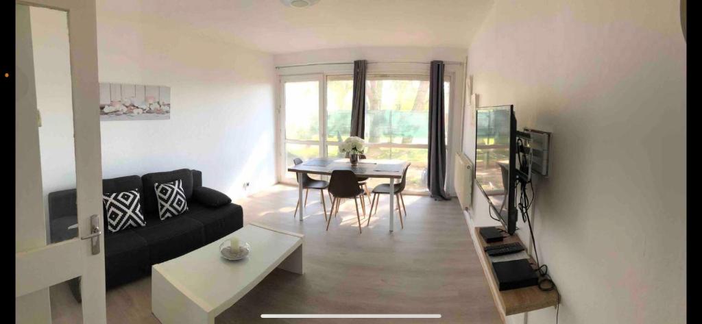 Superbe appartement spacieux avec parking et jardin privé photo 2
