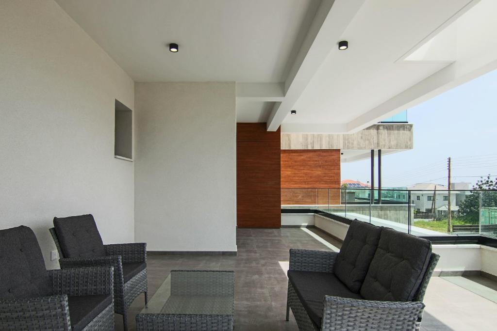 Phaedrus Living: City View Anna Residence 101 photo 4