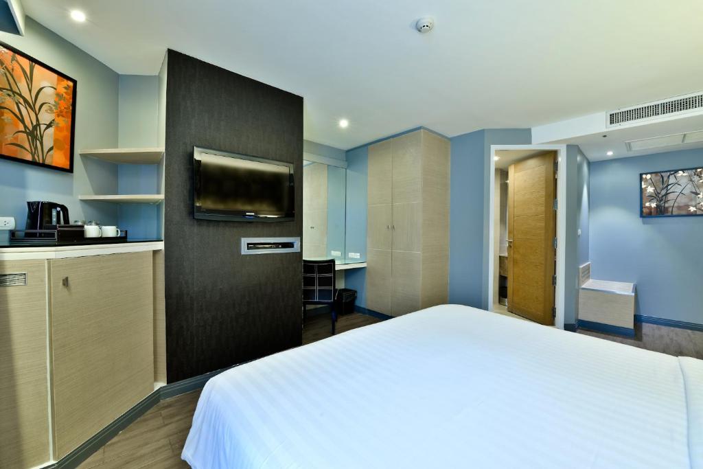 Сьюит (Представительский номер с кроватью размера «king-size»), Prestige Suites