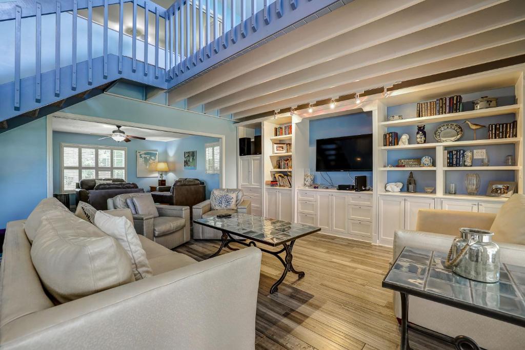 Harbour House Captiva image