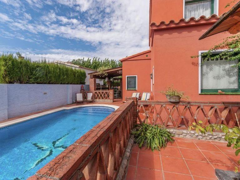 Cozy holiday home with pool in St Pere Pescador photo 3
