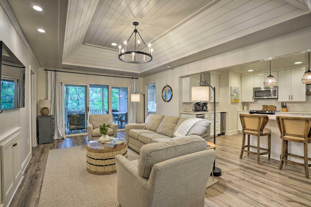 Remodeled Cottage on Sparrow Pond, Walk to Beach! photo 4