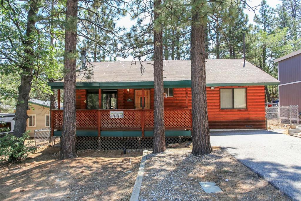 R & R Retreat - 1767 by Big Bear Vacations
