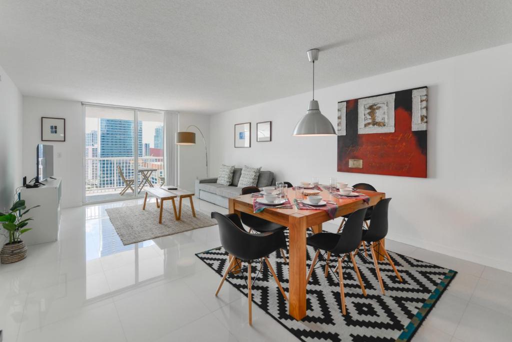 Spectacular apartment in Heart of Brickell image