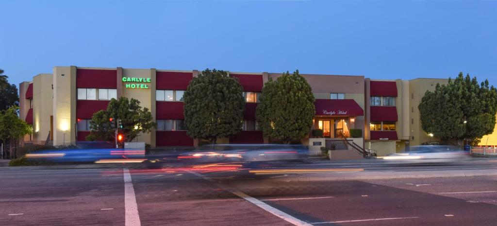 Carlyle Hotel image