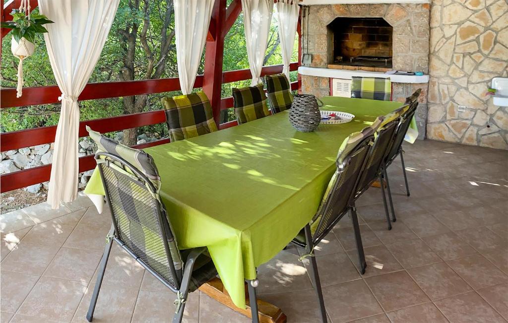 Stunning Home In Starigrad With 3 Bedrooms, Wifi And Outdoor Swimming Pool photo 2