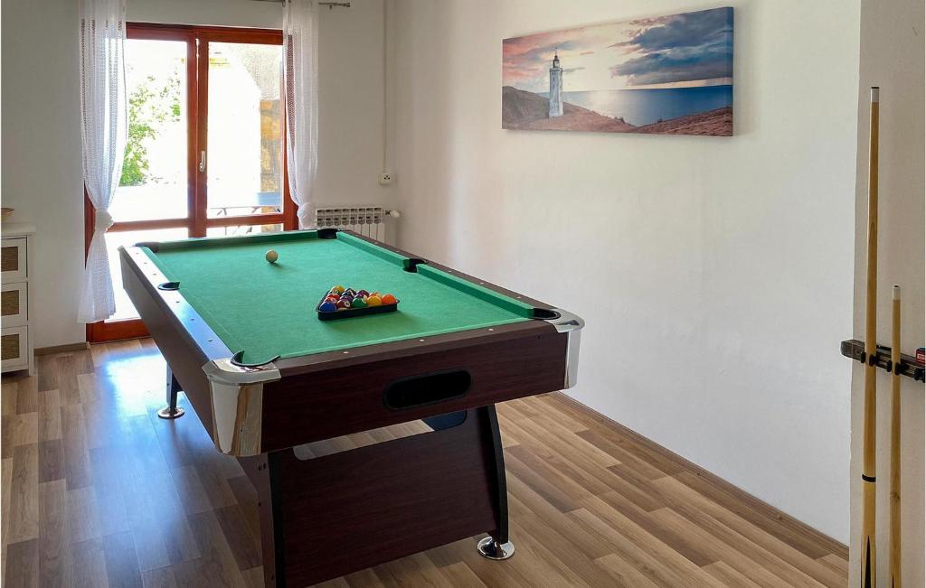 Stunning Home In Starigrad With 3 Bedrooms, Wifi And Outdoor Swimming Pool photo 3