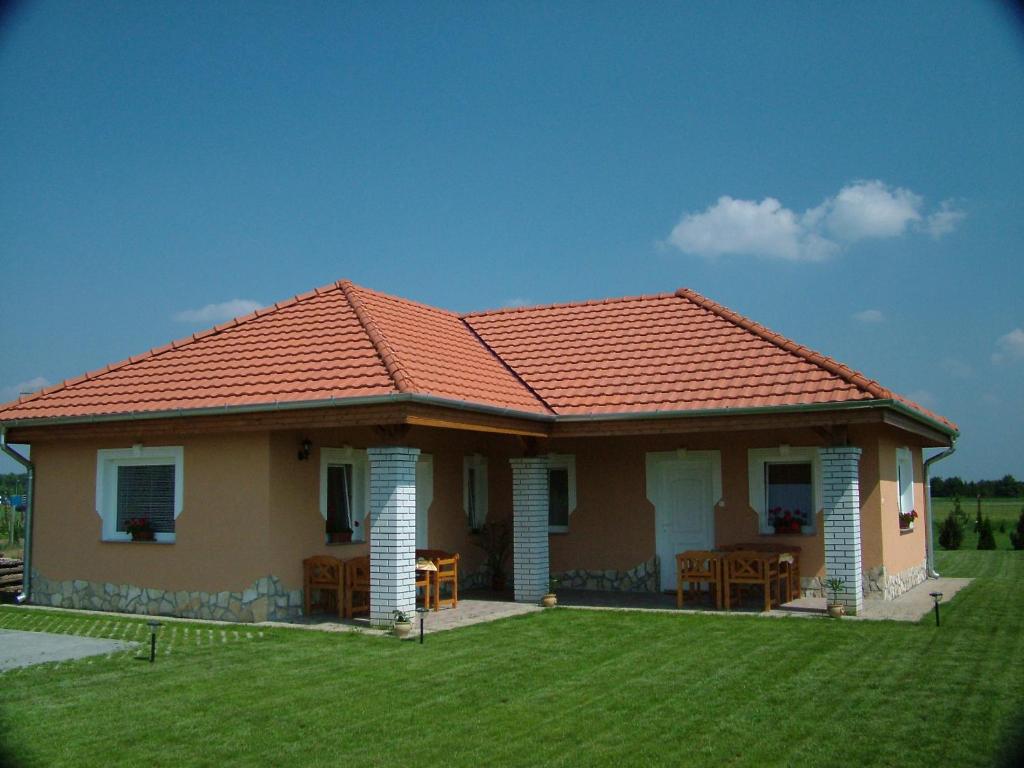Horváthapartman photo 1