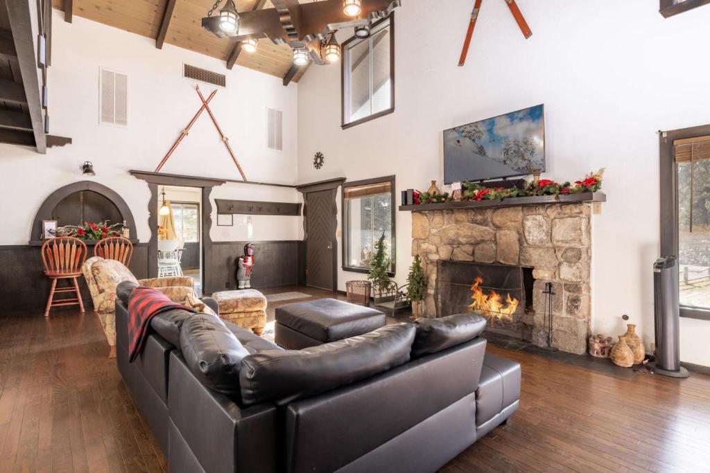 Shay Meadows Ranch & Resort #1999 by Big Bear Vacations photo 4