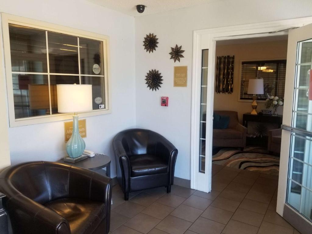 Sonesta Simply Suites Dallas Galleria photo 3