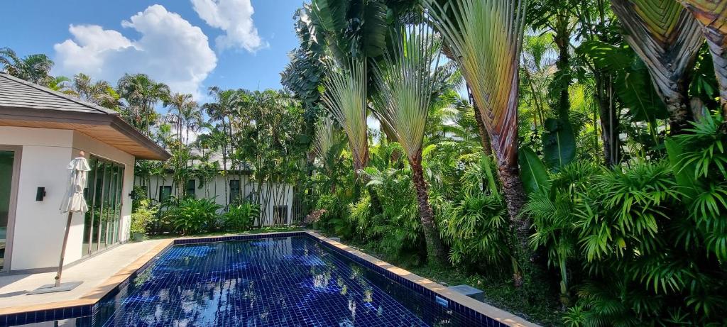 Beautiful villa walking distance from Bangtao Beach photo 4
