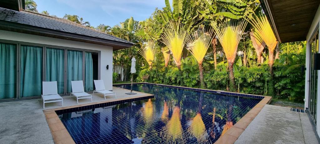 Beautiful villa walking distance from Bangtao Beach photo 1