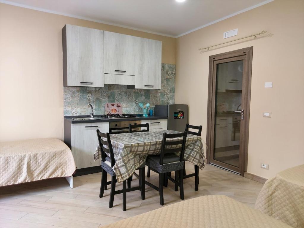 Parsifal family room photo 1