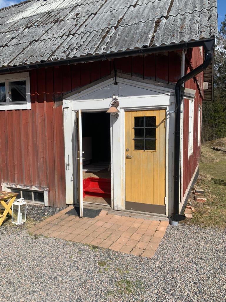 En lantlig idyll med skogen precis utanför dörren! photo 1