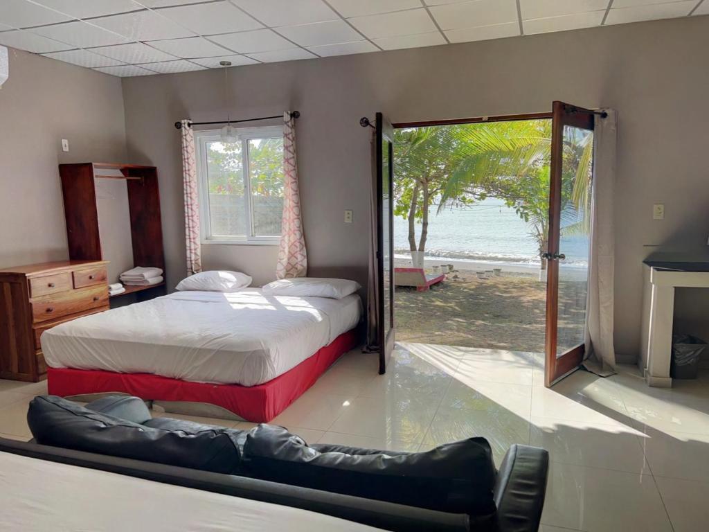 Big Daddy's Beach Club & Hotel photo 2