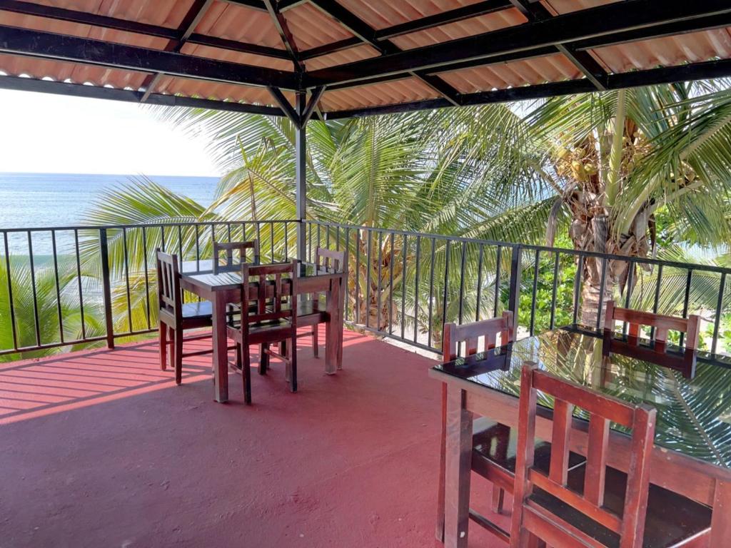 Big Daddy's Beach Club & Hotel photo 3