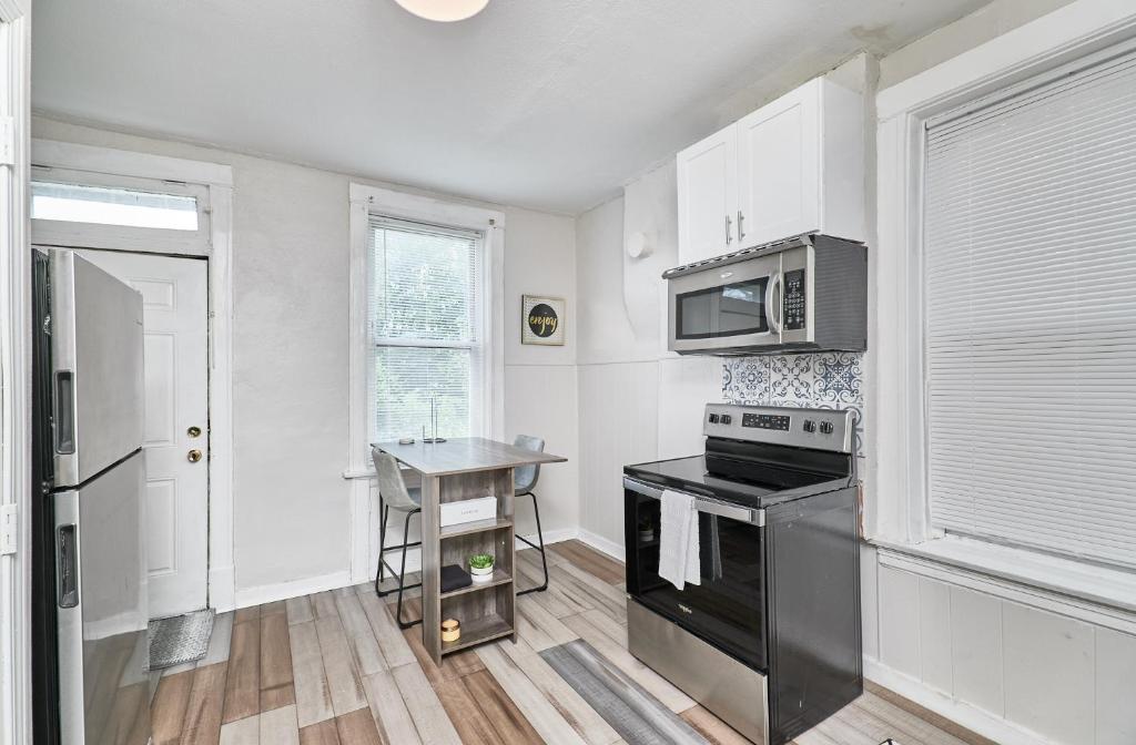 1 Bd Apt near forest park, Science Center & dining photo 4