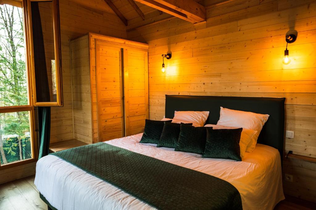 Charmante Cabane dans les arbres avec jacuzzi et sauna photo 2