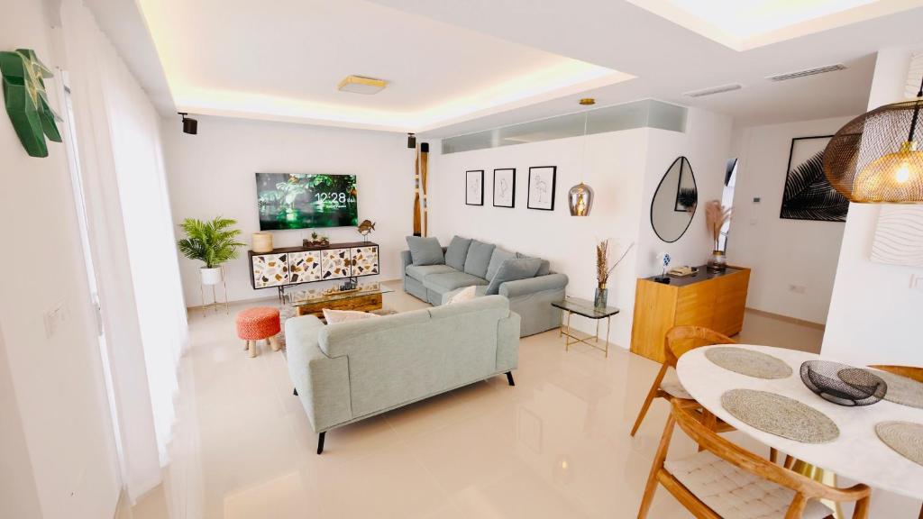 Fortuna Penthouse with roof terrace, AC and pool photo 1