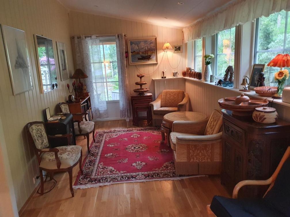 Sjarmerende feriehus i Olden rett ved fjorden photo 3