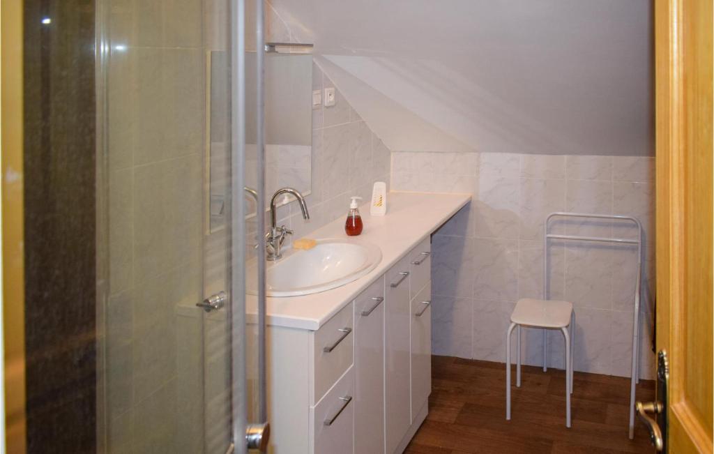 Amazing Home In Channay-sur-lathan With Wifi And 3 Bedrooms photo 1