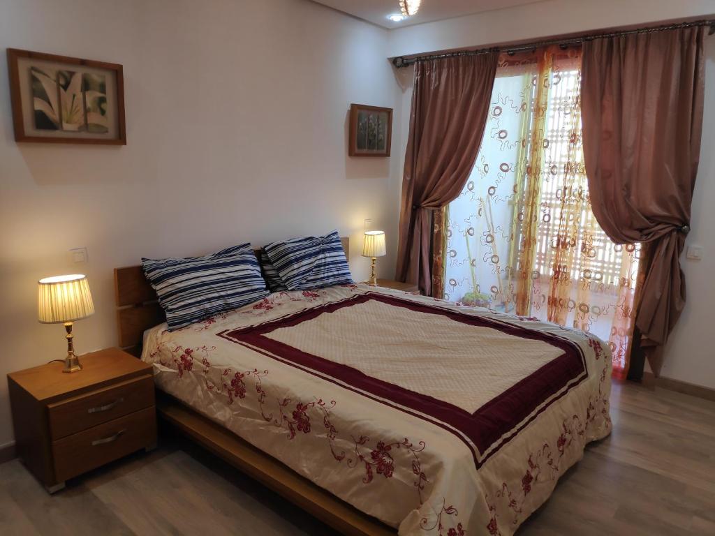 La Marina Luxury Apartment Fully Furnished Free WiFi, High Standard Residence, Swimming Pool View, Amazing Prime Location Close to Restaurants, Transport, Beach photo 3