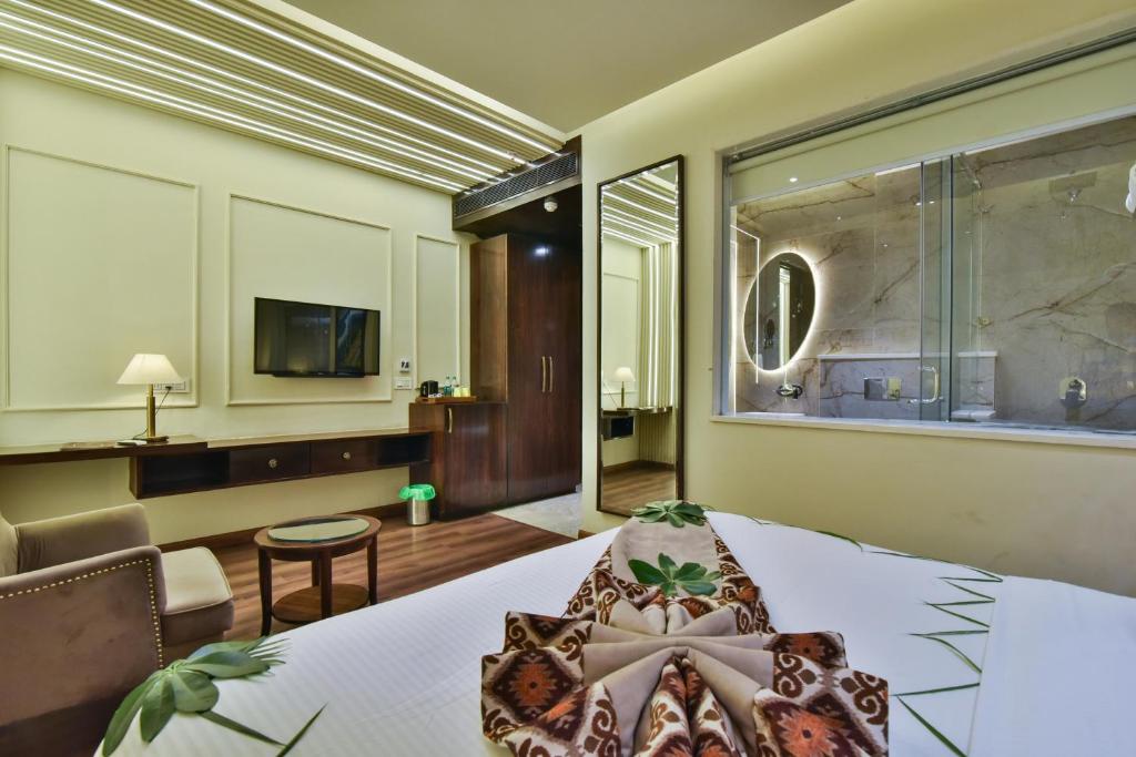 Hotel BR Grand With Nimo Club Amritsar -5 Mint From Golden Temple photo 1