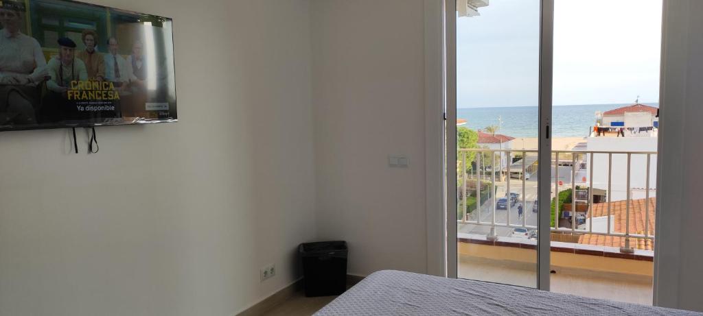 Acogedor estudio en la playa, con vistas al mar, y piscina comunitaria photo 3