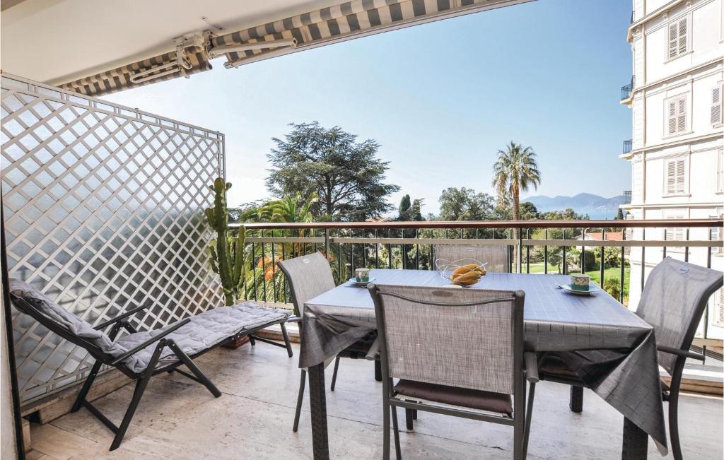 Nice Apartment In Cannes With 1 Bedrooms, Wifi And Outdoor Swimming Pool
