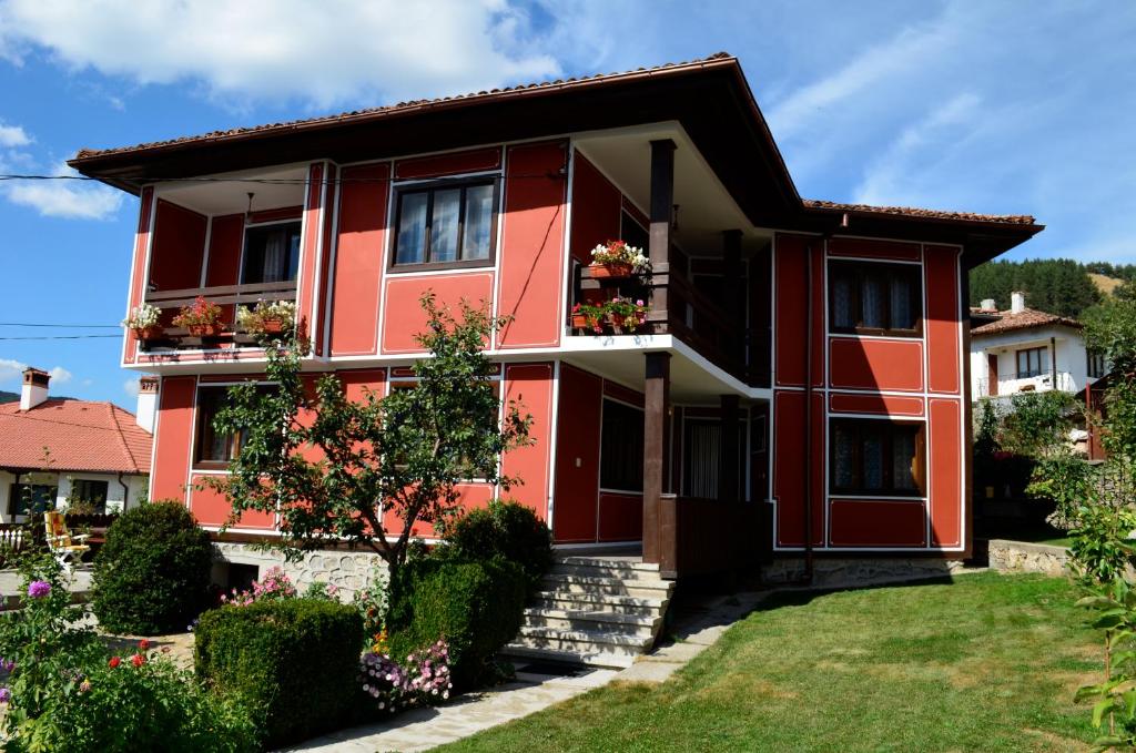 Guest House Lina photo 1