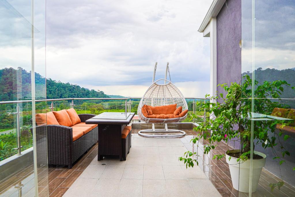 THE VIEW HOTEL photo 2