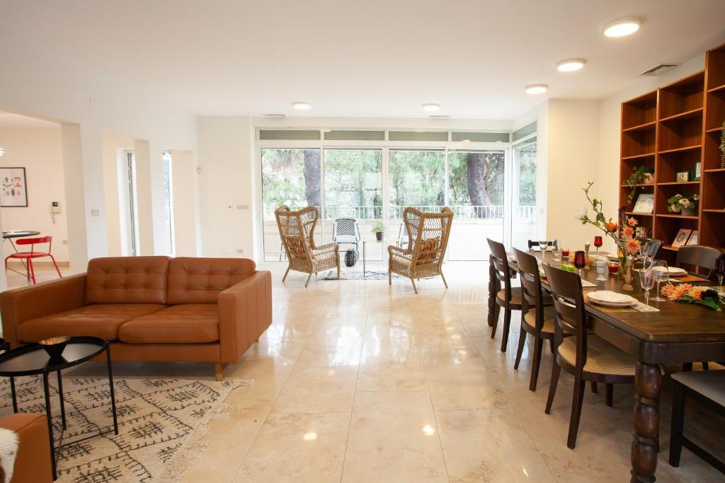 Shlomo Molkho Luxury Apartment By Nimizz photo 4