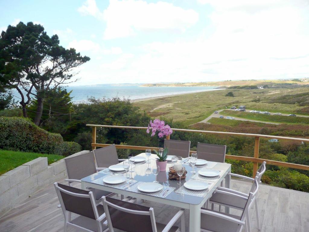 Holiday home with panoramic sea views, Plonévez-Porzay photo 2