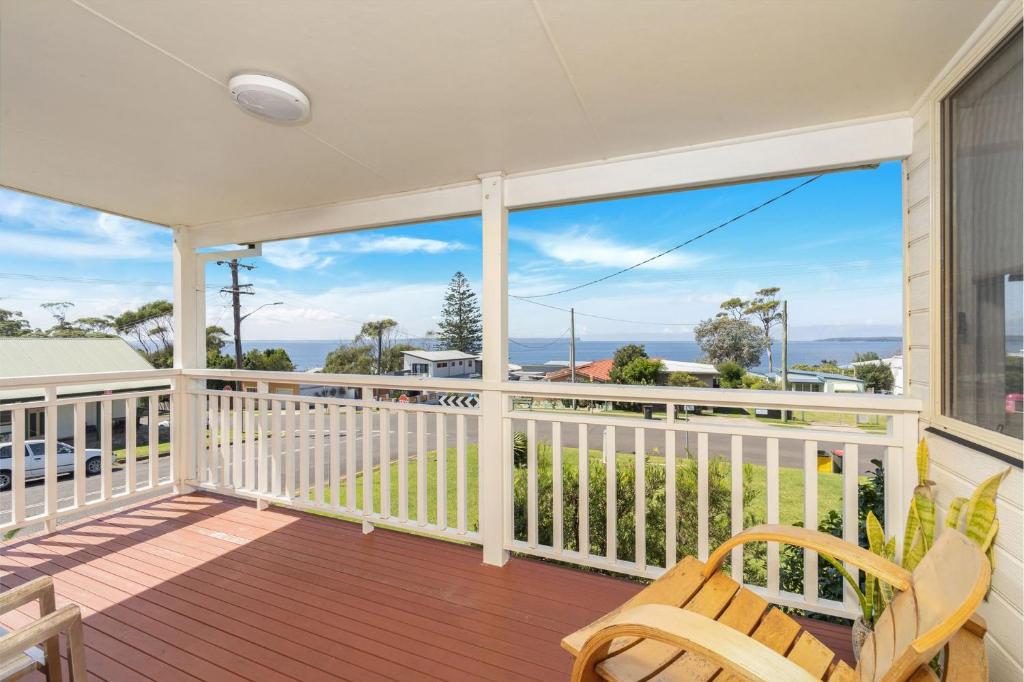 On Cyrus at Hyams Beach photo 4