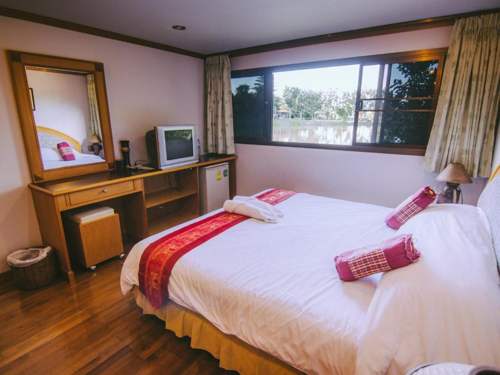 Студио (Номер-студио с видом на озеро), Отель Tanita Resort
