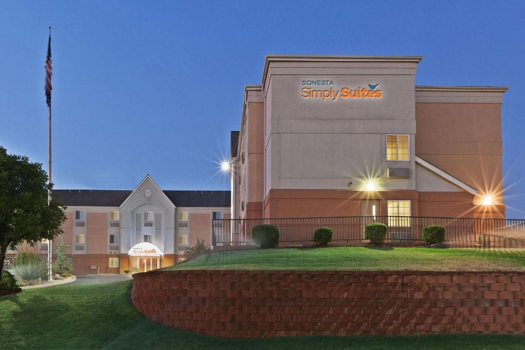 Sonesta Simply Suites Oklahoma City Airport image