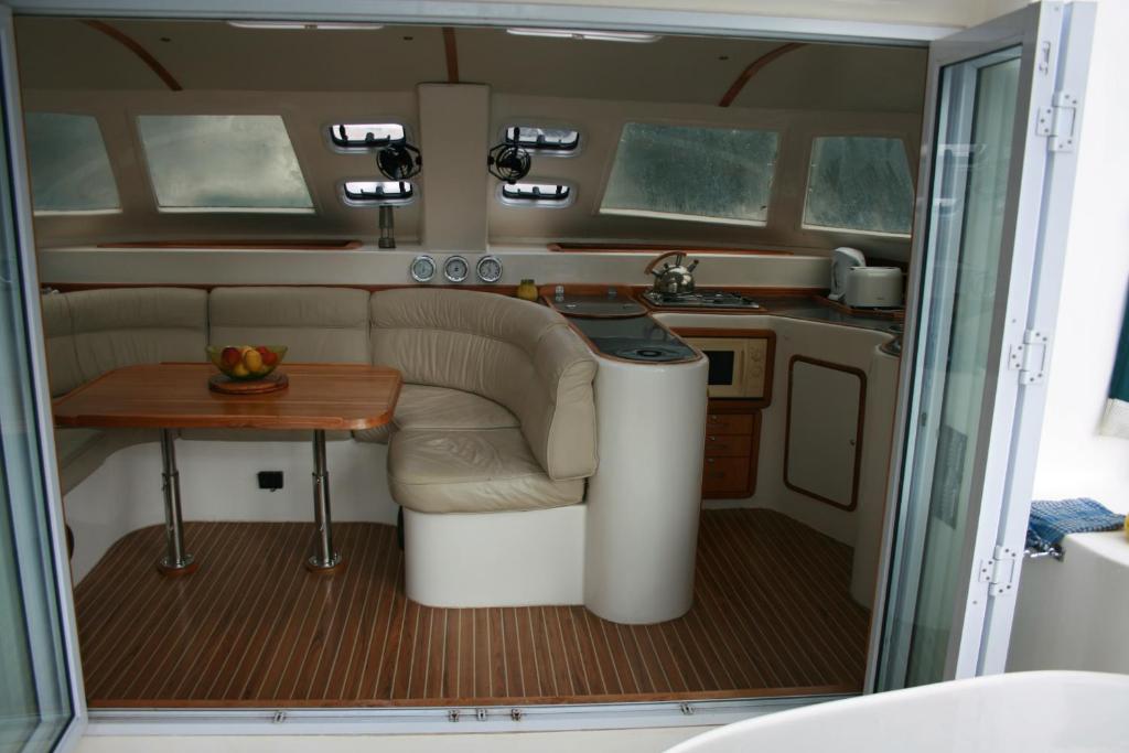 On Y Va , Delightful 3 bedroom catarmaran, with skipper photo 1