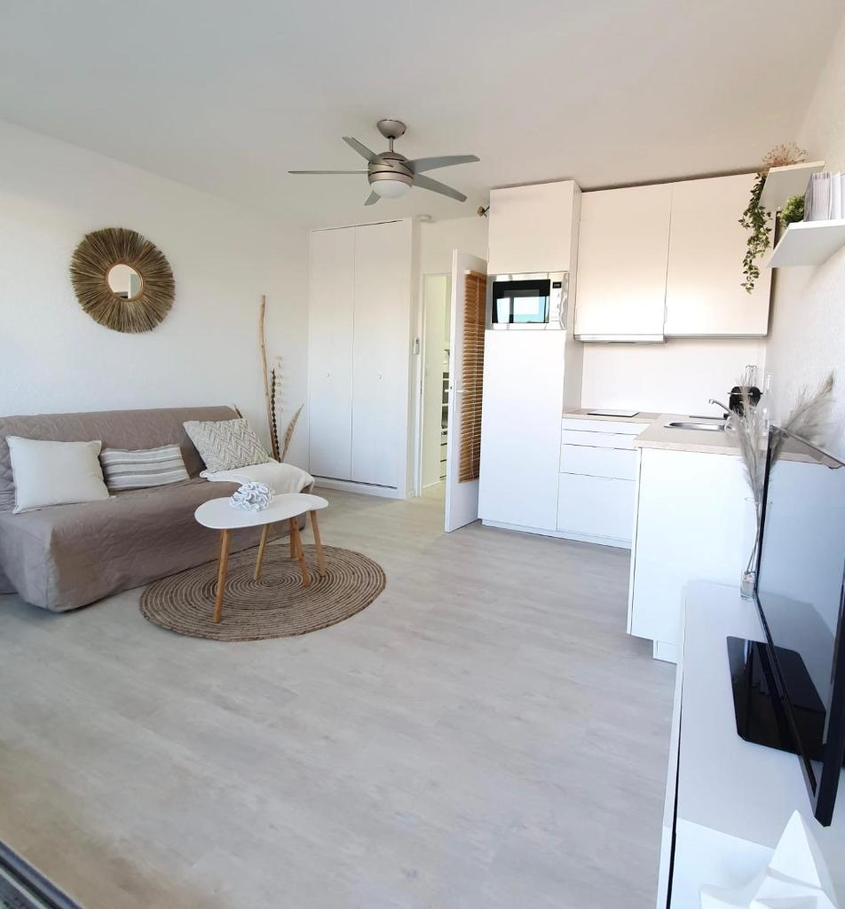 Blue Sky La Grande Motte Studio -Pool-5min Beach -Queensizebed -WiFi photo 2