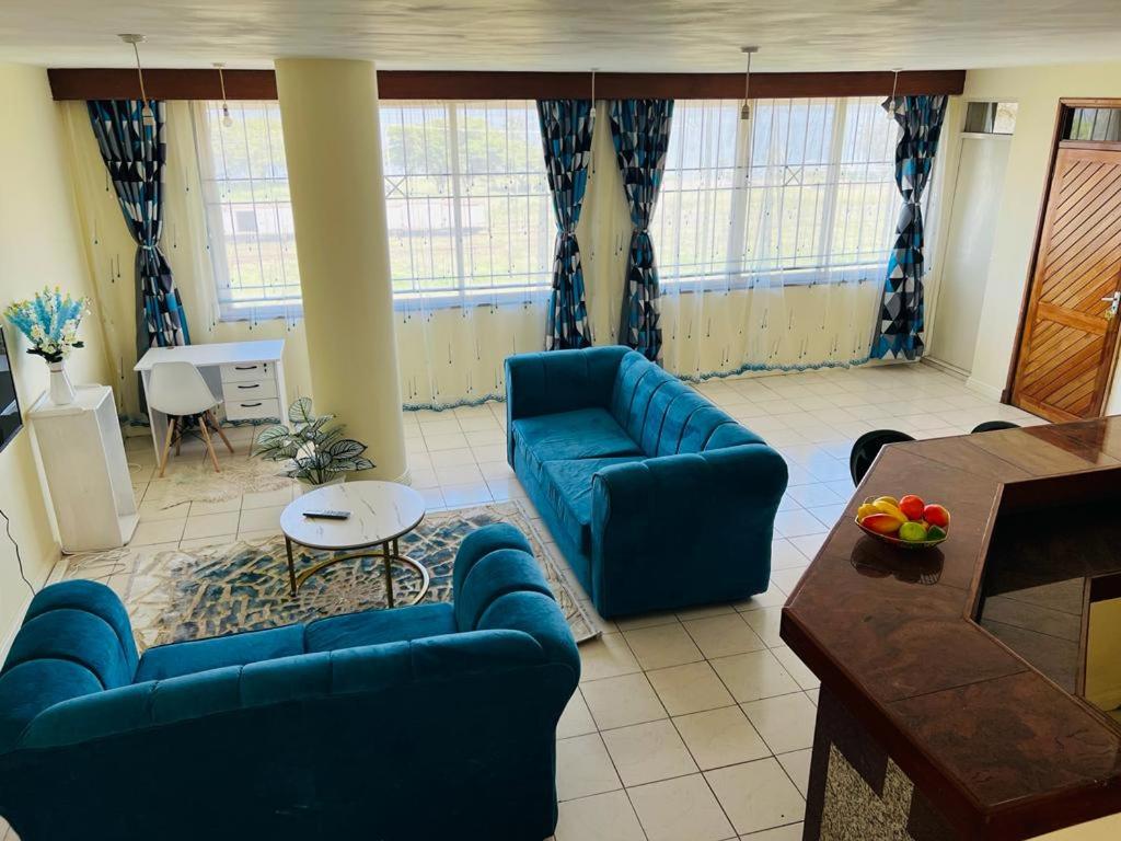 Swan Lakeview 2 Apartment with WiFi,Netflix Free Parking,Sunset,Lakeview photo 1