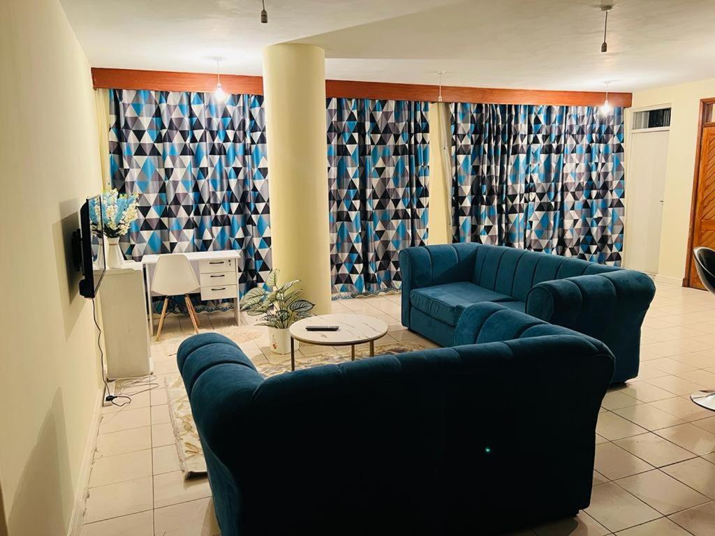 Swan Lakeview 2 Apartment with WiFi,Netflix Free Parking,Sunset,Lakeview photo 3